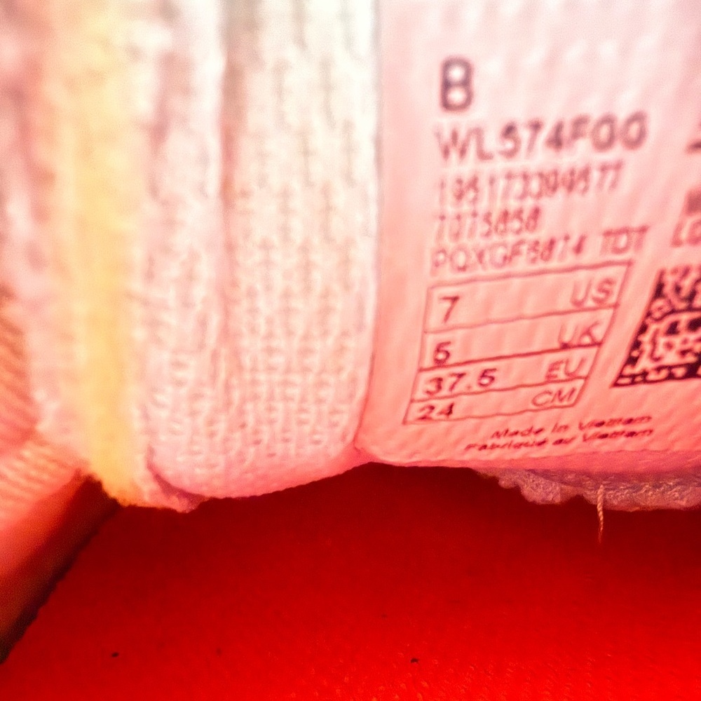New balance x figs sneakers - Picture 7 of 7